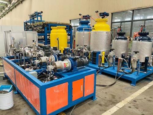 2025年數控與夾心彩鋼板設備選購指南 跨材質適配與售后體系解析，兼論零部件銷售策略